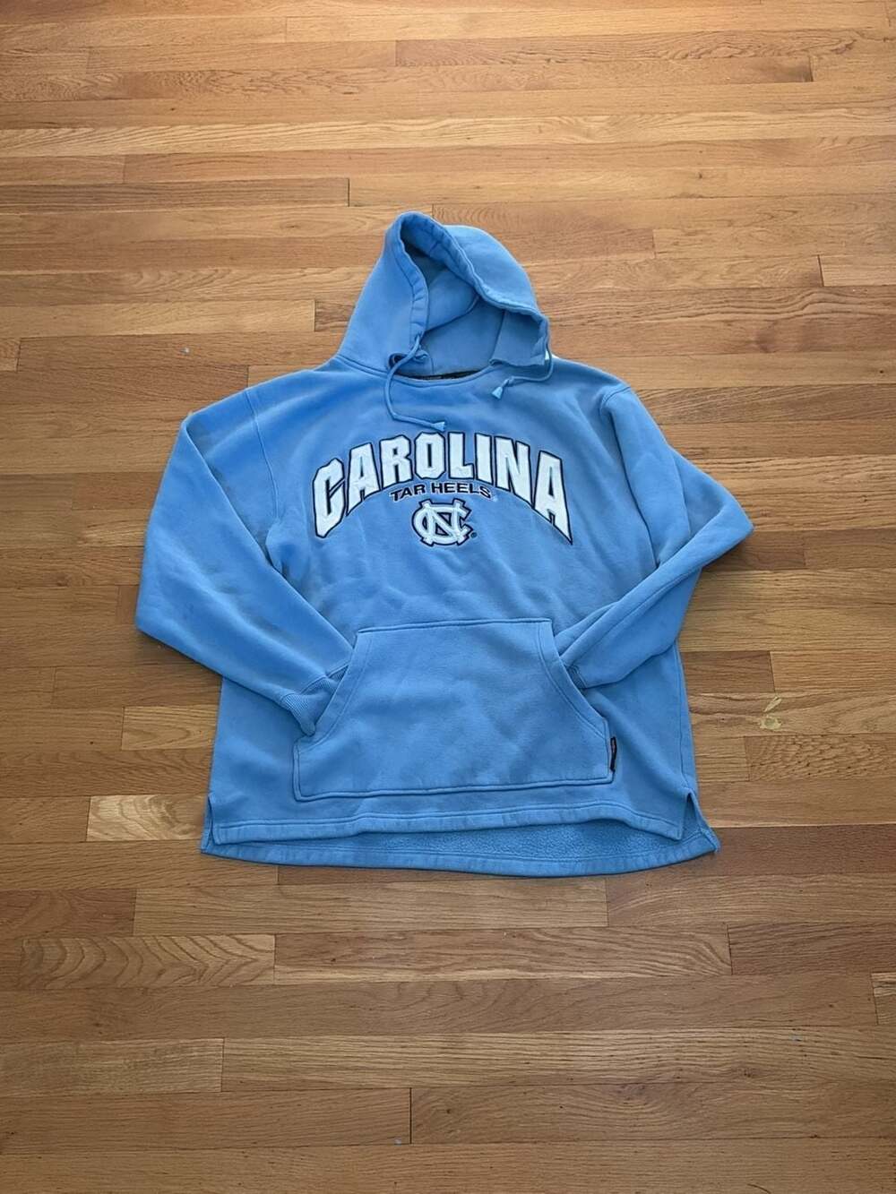 Colosseum University of North Carolina Tar Heels Pullover Hoodie